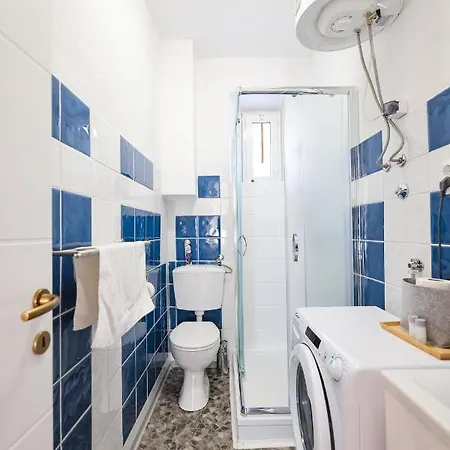 Iadra In Center 자다르