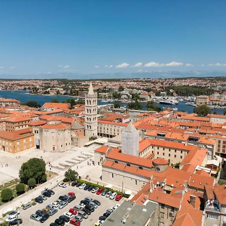 Iadra In Center Apartment *