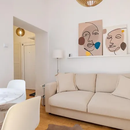 Iadra In Center Apartment *