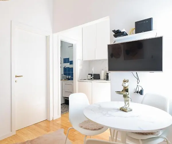 Iadra In Center Apartment *